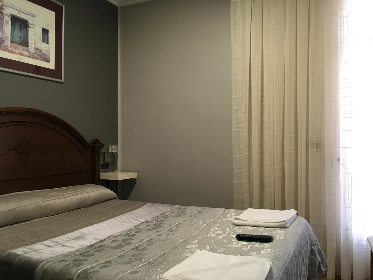 Pension La Redonda Logrono Exterior photo